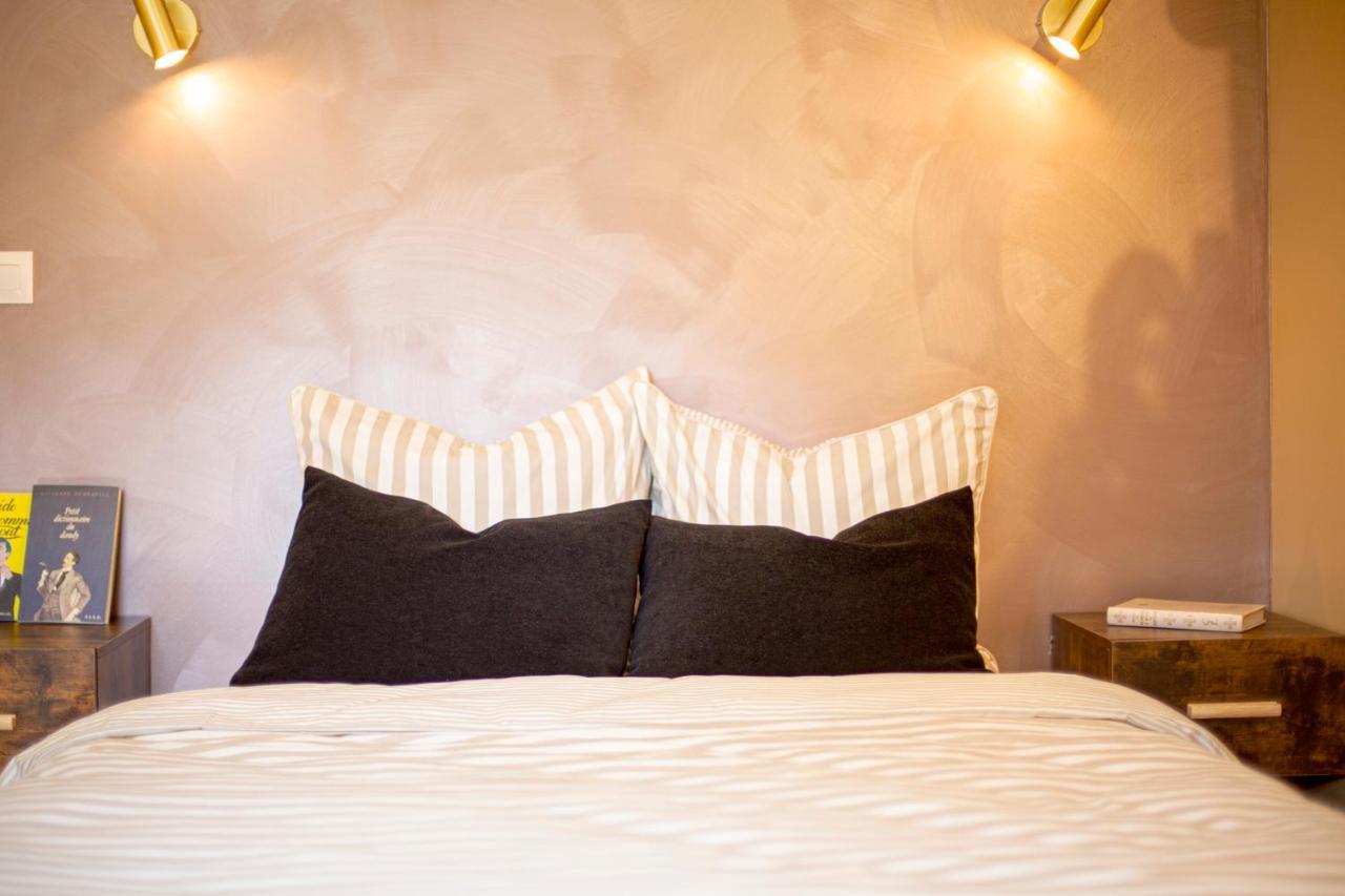 Ideal Pro & Couple - 2 Logements Theme Boho Chic Rdc & Dandy 1Er Etage - Quartier Calme - Jardin - Wifi Hd - Smart Tv - Parking Gratuit - Proche Centre & Transports - Ask Home Валенсиен Екстериор снимка