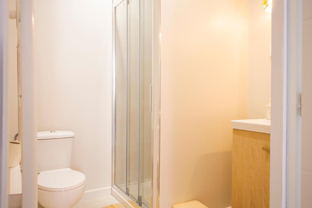 Ideal Pro & Couple - 2 Logements Theme Boho Chic Rdc & Dandy 1Er Etage - Quartier Calme - Jardin - Wifi Hd - Smart Tv - Parking Gratuit - Proche Centre & Transports - Ask Home Валенсиен Екстериор снимка